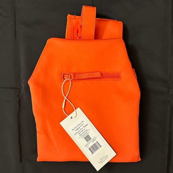 BEIS Handbags - NWT BÉIS The SMALL Carry-On Luggage Cover in Flame